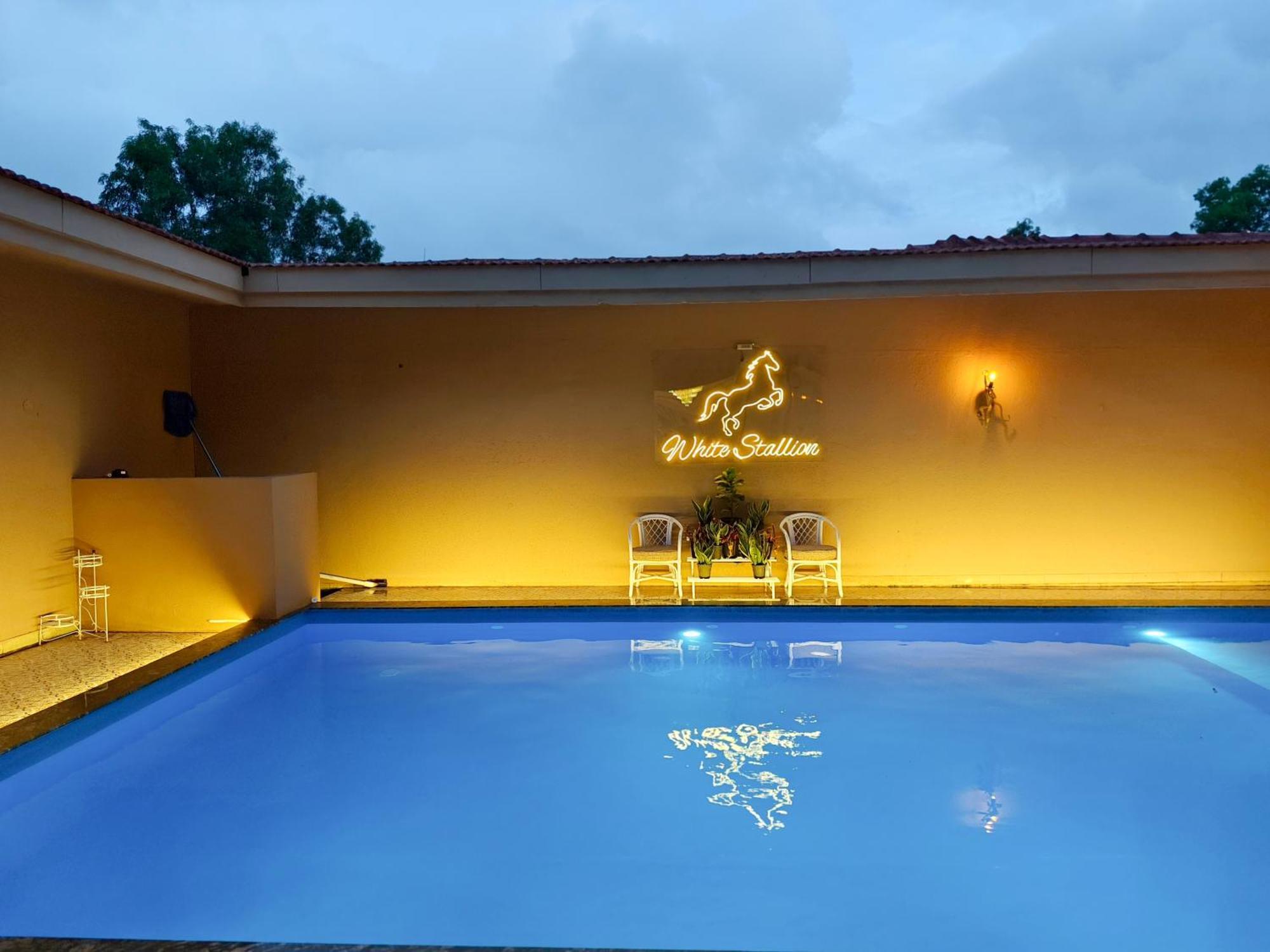 White Stallion Villa Lonavala Bagian luar foto