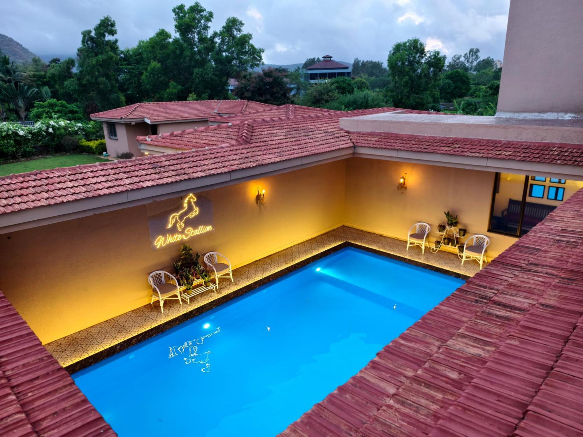 White Stallion Villa Lonavala Bagian luar foto
